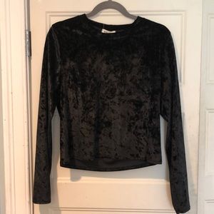 black velvet long sleeved crop top size L